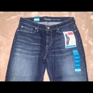 Brand New Signature Levi Jeans!